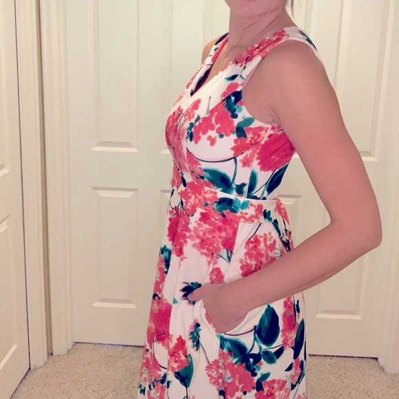 Calvin Klein Dress with pink hydrangeas print - Picture 9 of 10